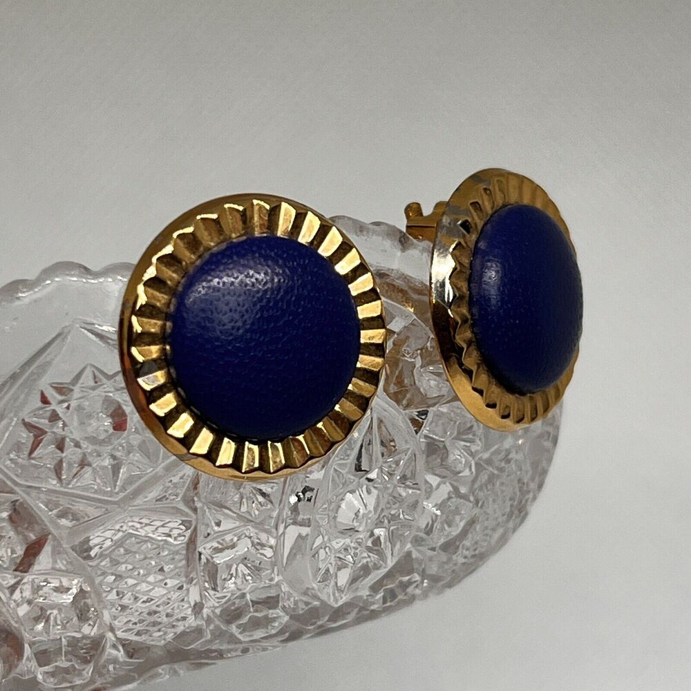 Vintage Clip On Earrings Light Unsigned